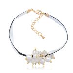 Sais on Black & White